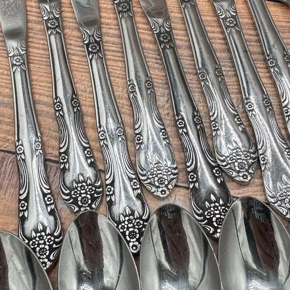 Rogers Dream Rose Dinner Stainless Flatware Set 28pc Knives Spoons Forks Vintage